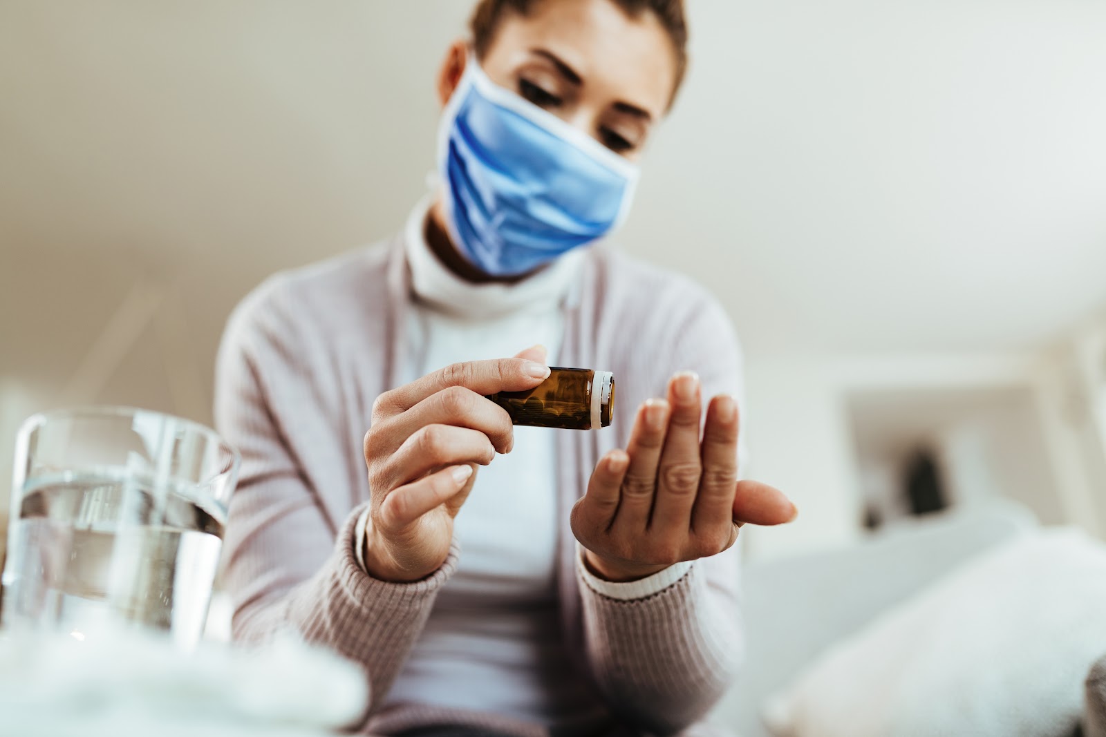 Medicamento manipulado ou industrializado: quais são as principais diferenças?