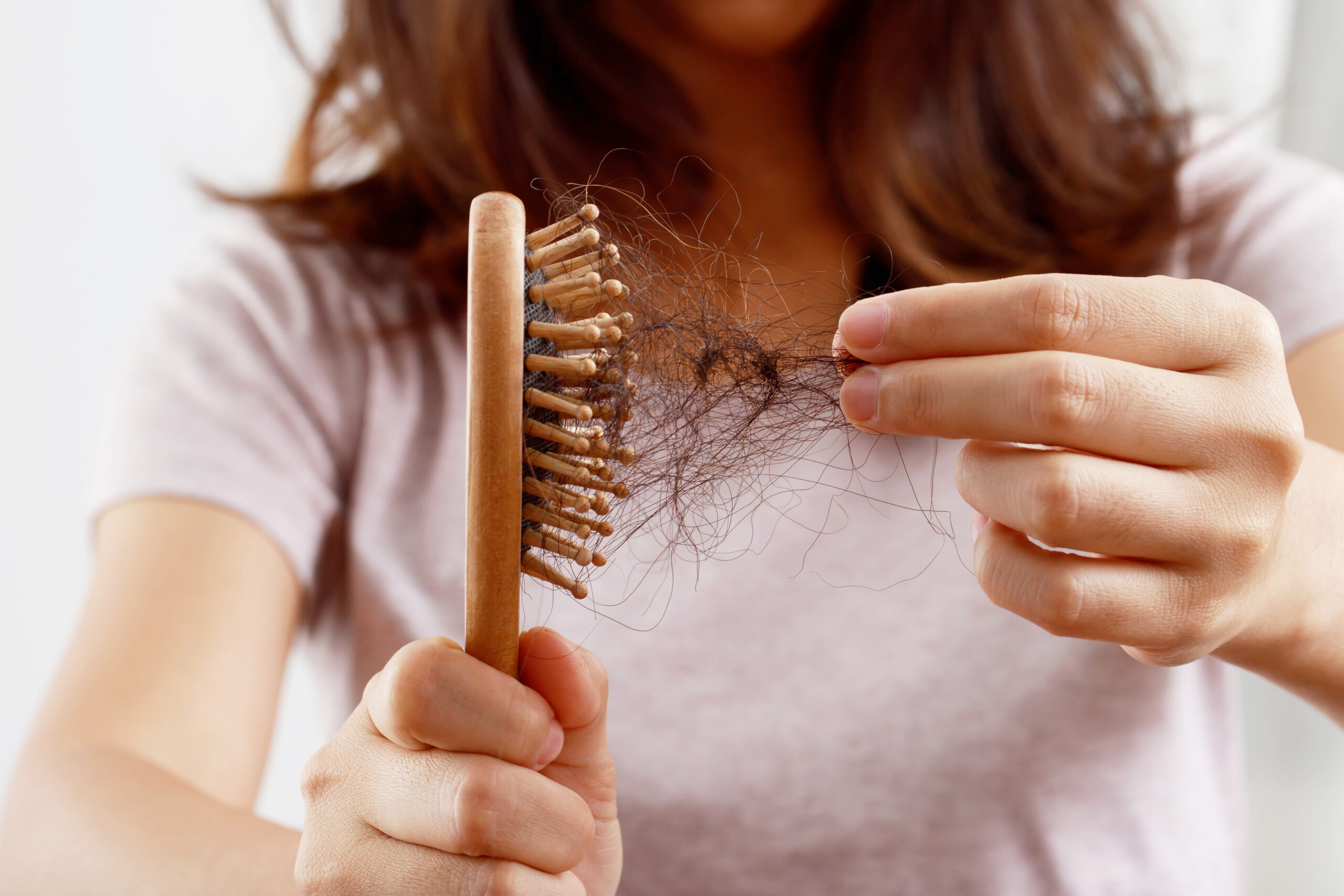 Queda de cabelo: quais vitaminas e manipulados podem ajudar?